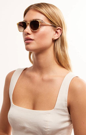 
                  
                    THE ESSENTIAL SUNGLASSES - BLONDE TORTOISE GRADIENT
                  
                