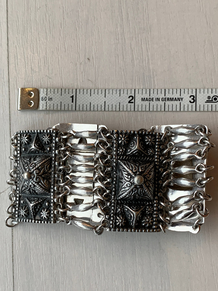 
                  
                    1960's Metal Link Bracelet
                  
                