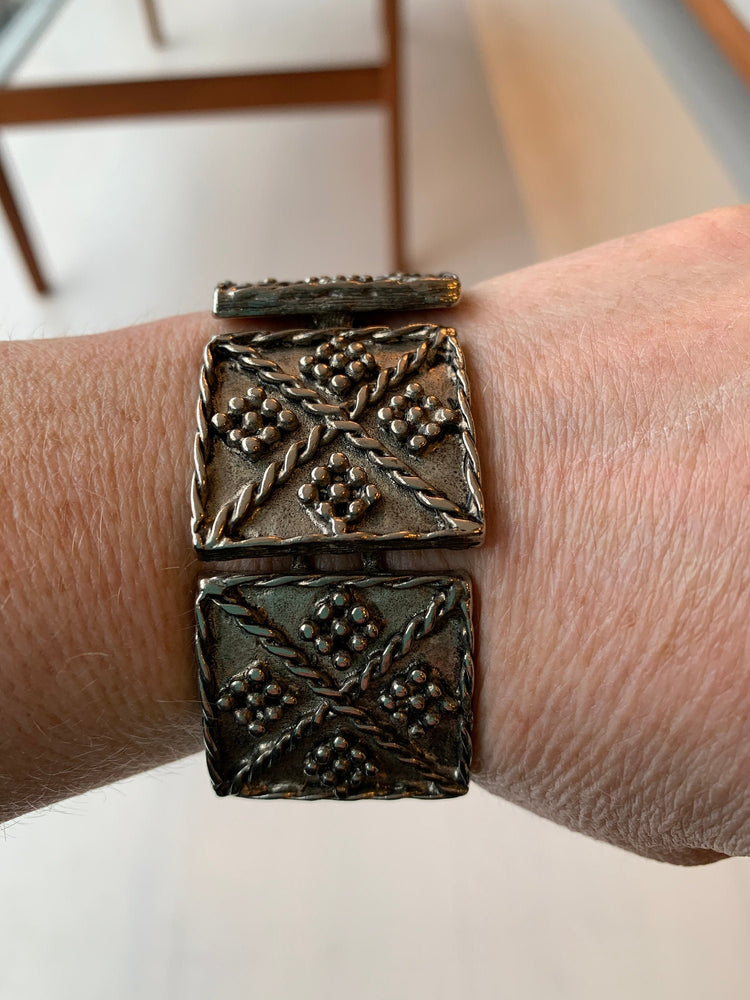 
                  
                    Vintage 1960's metal Linked Bracelet
                  
                