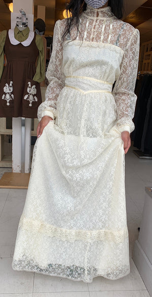 
                  
                    1980s Vintage Cream Lace Gunne Sax Romantic Victorian Style Dress
                  
                